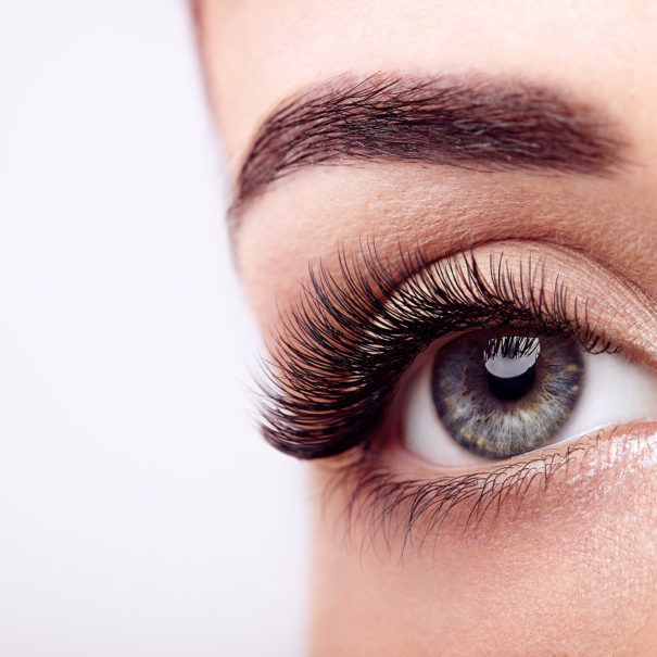 female-eye-with-long-false-eyelashes-KE24C38_lowres